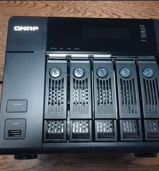 NAS QNAP TS-559 Pro + 5 HDD 6TB (30TB totali)