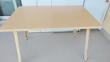 tavolo da giardino/ veranda 