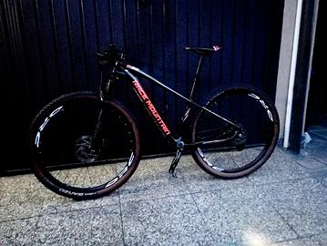 950€
29 Er taglia S Race Mountain carbon Boost 12 