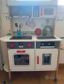 Cucina giocattolo
