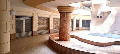 Aversa Centro Locale Commerciale Ampia Metratura