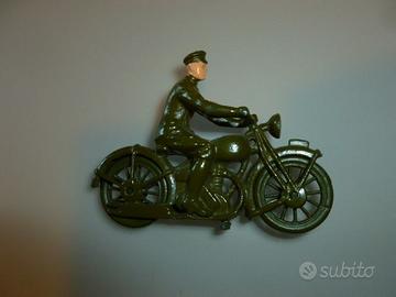 BRITAINS LEAD WW1 SOLDIER MOTORCYCLE