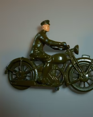 BRITAINS LEAD WW1 SOLDIER MOTORCYCLE