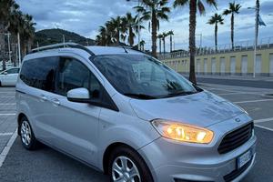 Ford Tourneo Courier 1.0 EcoBoost 100 CV Titanium
