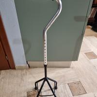 Quadripode bastone per deambulazione 