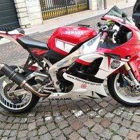 Yamaha r1