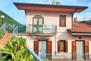 Via nazionale 2 appartamenti 130.000