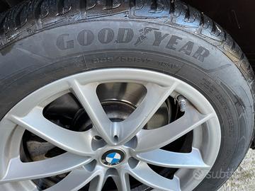 Good Year 225 55 R17 101V