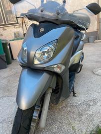 x city 250 con bauletto e parabrezza 45000 km