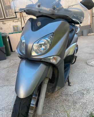 x city 250 con bauletto e parabrezza 45000 km
