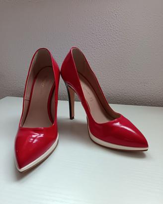 Décolleté rosse