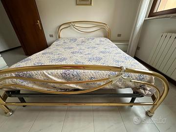 Letto matrimoniale