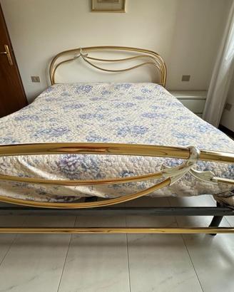 Letto matrimoniale