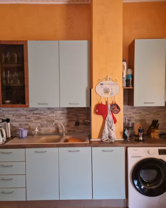 Cucina verde chiaro moderna