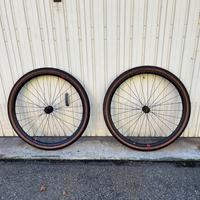 Ruote bici gravel con pneumatici