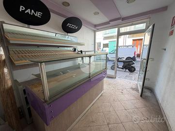 NEGOZIO A VIAREGGIO