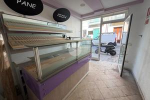 NEGOZIO A VIAREGGIO