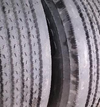 Coppia di pneumatici usati 385 65 22,5 bf go0drich
