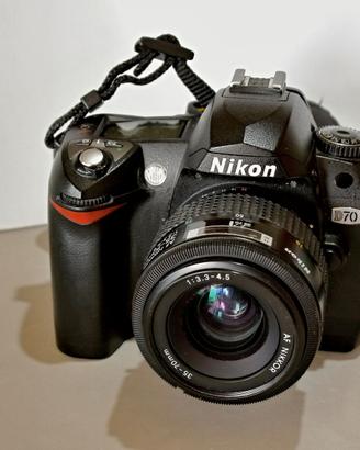 Nikon D70 e Nikon AF 35-70mm f/3.3-4.5
