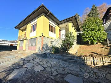 VILLA SINGOLA A CASTELLAMONTE