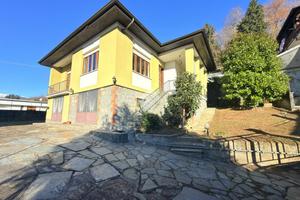 VILLA SINGOLA A CASTELLAMONTE