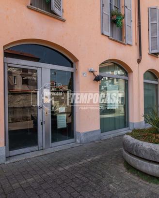 TURATE - LOCALE COMMERCIALE SU DUE LIVELLI