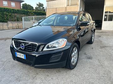 Volvo XC 60 XC60 D4 4X4 Geartronic Momentum