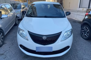 Lancia Y