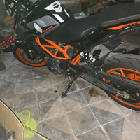 Ktm duke 390 anno 2021