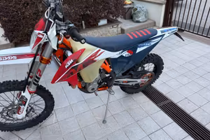 KTM six days