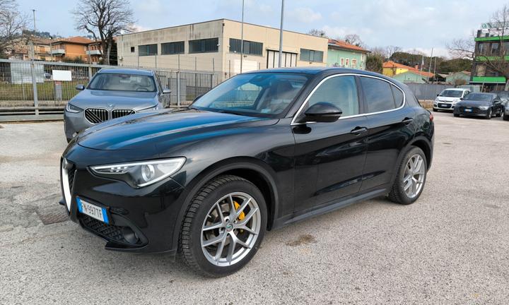 Alfa Romeo Stelvio 2.2 Turbodiesel 210 CV AT8 Q4 E