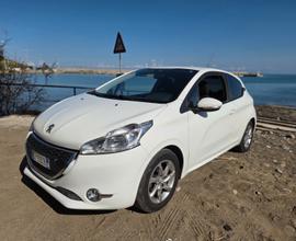 Peugeot 208 - 2013