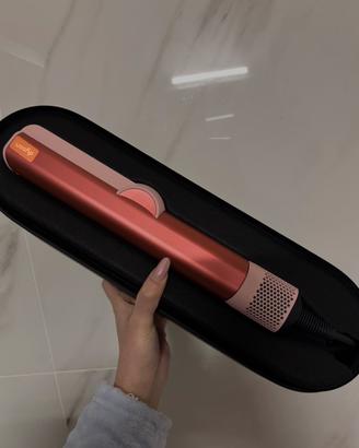 Dyson airstrait