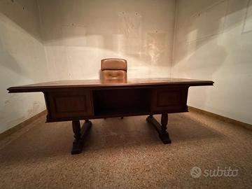 Arredamento studio medico in legno massello