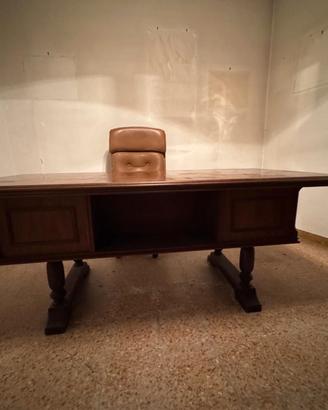 Arredamento studio medico in legno massello