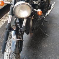 Triumph Bonneville T100 Black