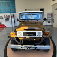 TOYOTA Land Cruiser BJ 42 HARD TOP