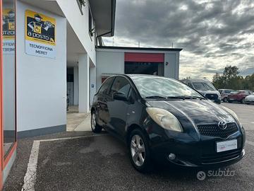Toyota Yaris 1.4 D-4D 3p LUXURY