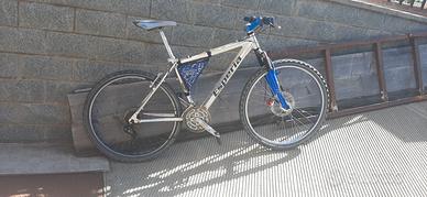 Bicicletta  mtb 26