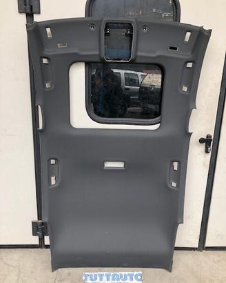 Cielo grigio scuro VW Golf 8 2024 con tettuccio