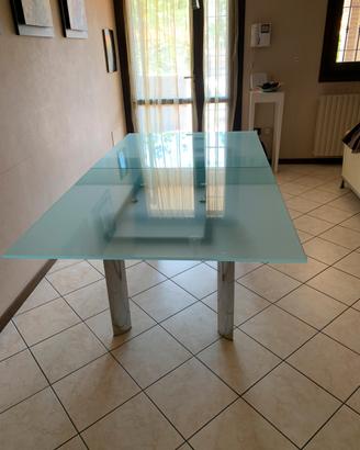 Tavolo di design in cristallo allungabile
