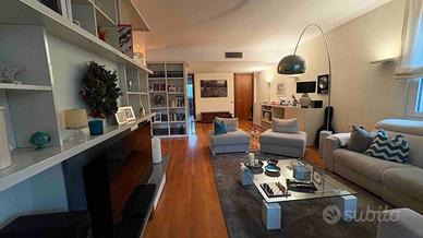 Appartamento di 230 m² con 5 locali e box auto dop