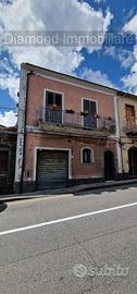 Casa singola con terrazza e cortile a Linguaglossa