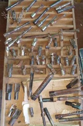 Set di 140 frese per legno complete di portafrese