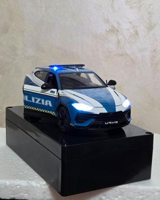 Lamborghini Urus con luci