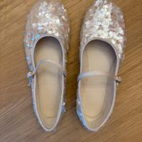 Ballerine con cinturino in paillettes oro Zara 35