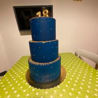 Torta  finta blu a tre piani base in polistirolo f