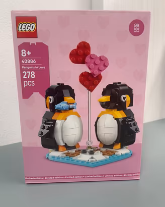 Lego Penguins in love