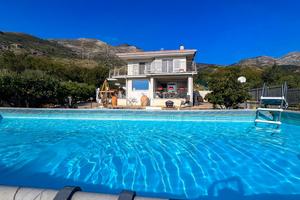 VILLA SINGOLA A FORMIA