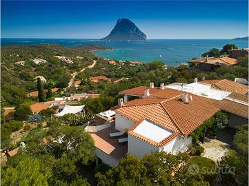 Costa Dorata porzione di villa bifamiliare con vis